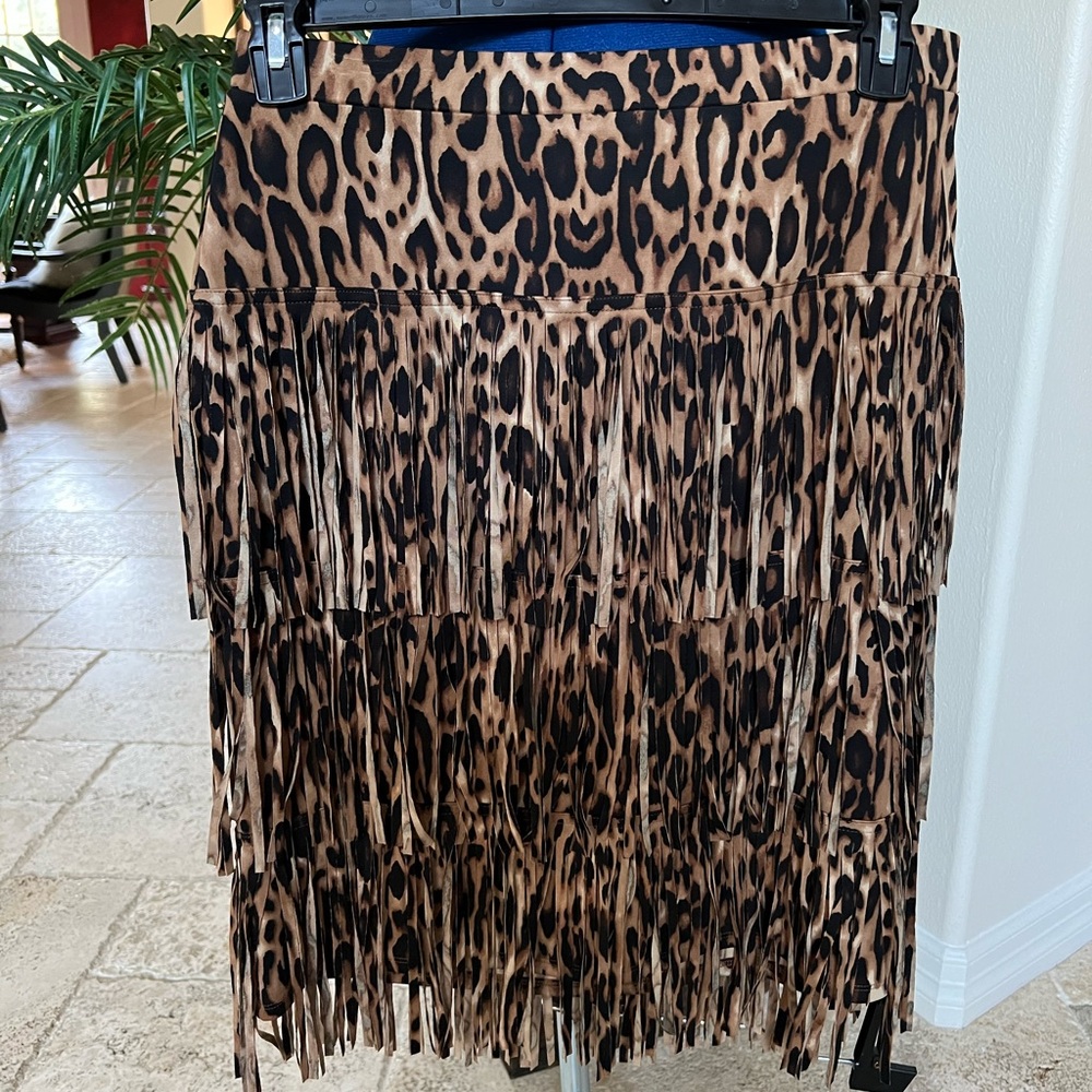 Size 1 chicos fringe leopard skirt. Stretch 1=size 8